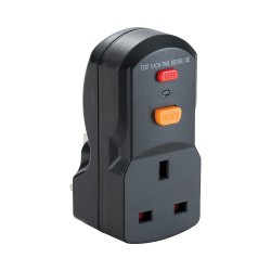 --- Defender RCD Adaptor (Plug and Plug Into), 230V